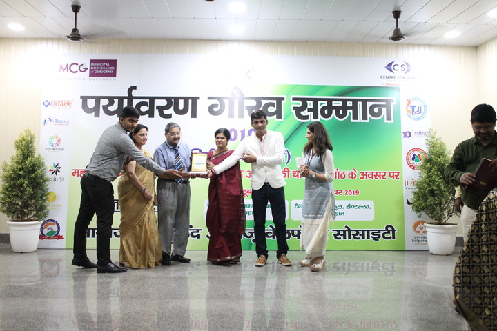 Dr. Bindu Garg With Her Awards (9)